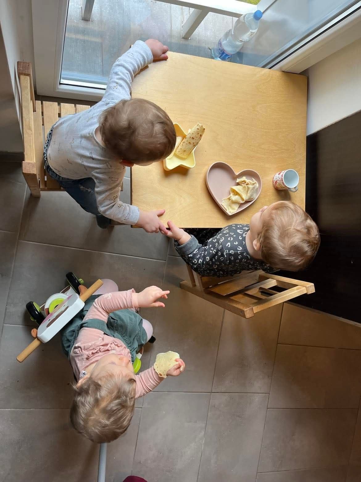 Gyerekek együtt esznek